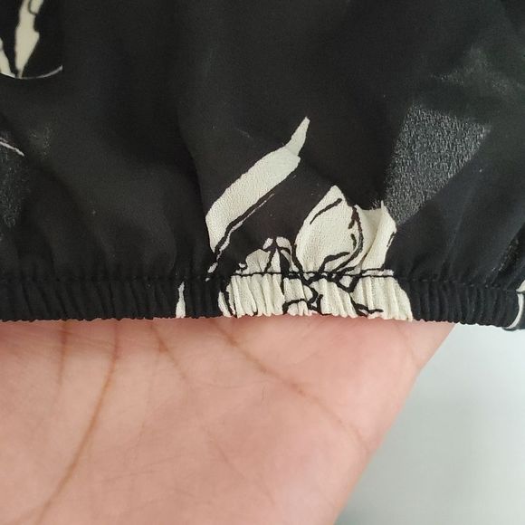 Sienna sky  Off the shoulder floral top - Picture 8 of 13